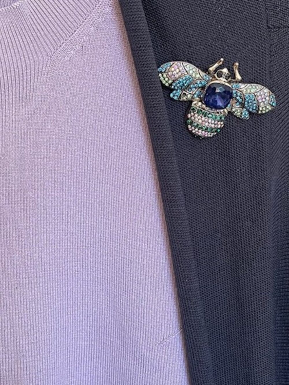 Exquisite Vintage Large Bee Brooch Colorful Tiny Rhinestone Crystals - Picture 4 of 5